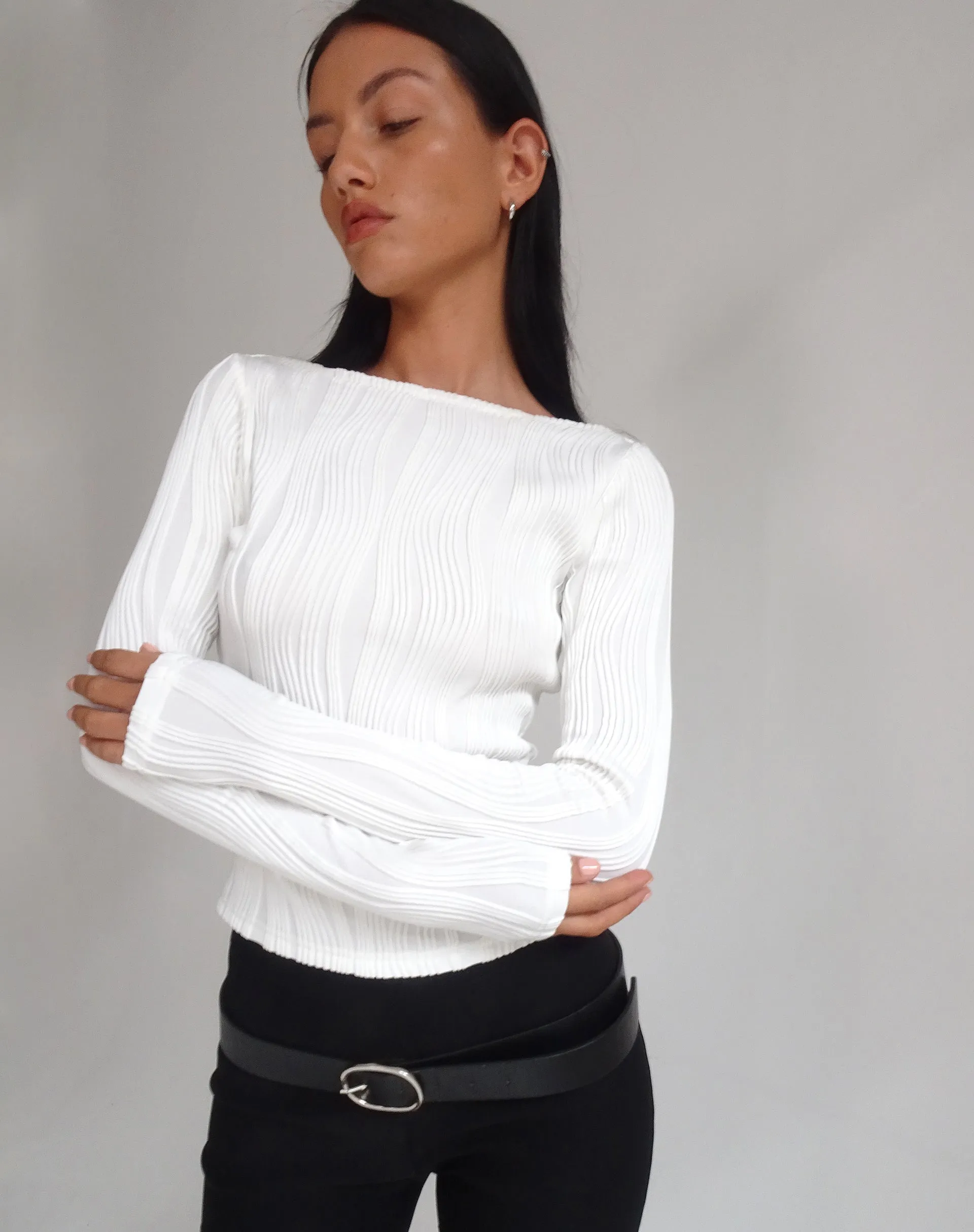 Amabon Long Sleeve Crop Top in Crinkle White