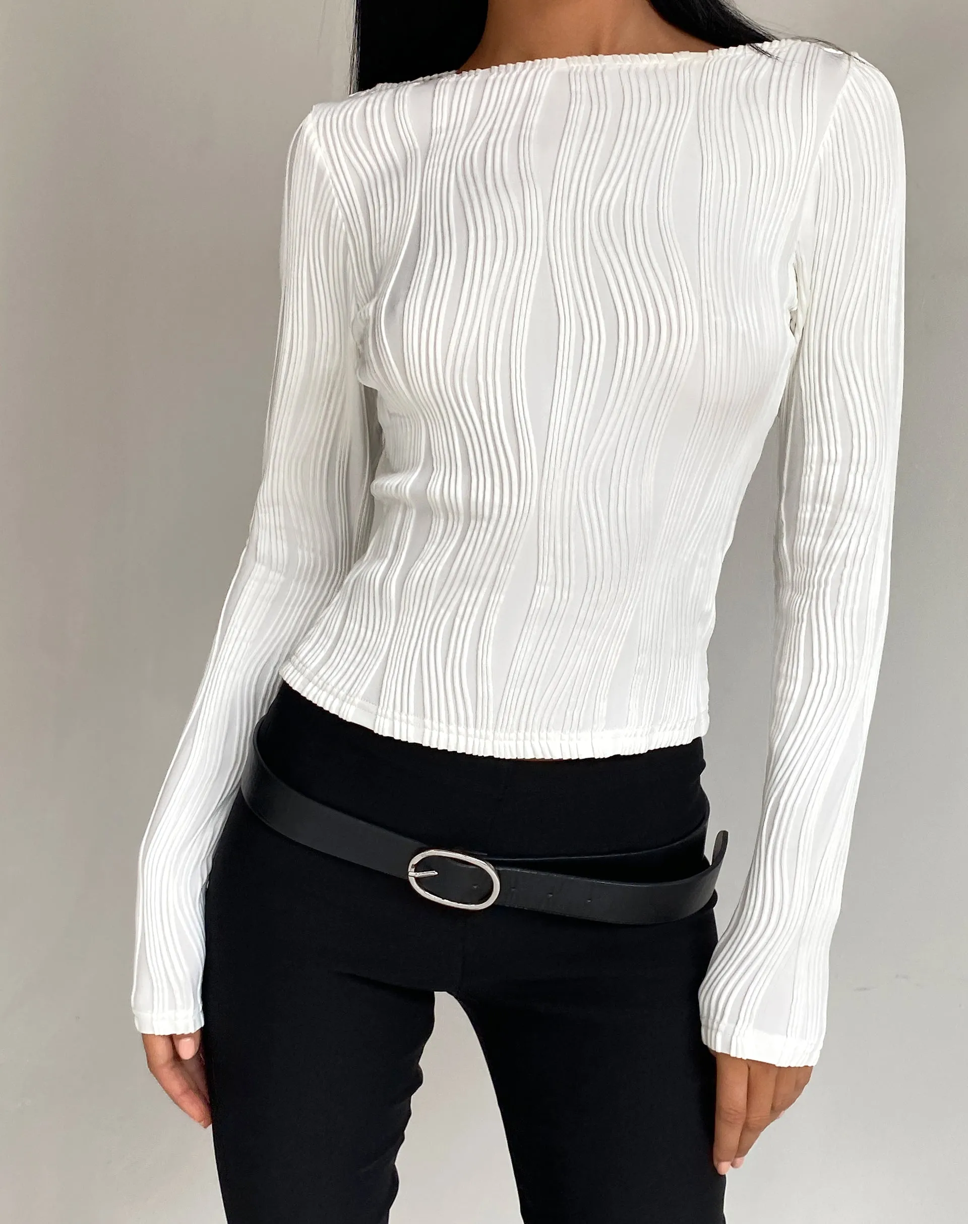 Amabon Long Sleeve Crop Top in Crinkle White