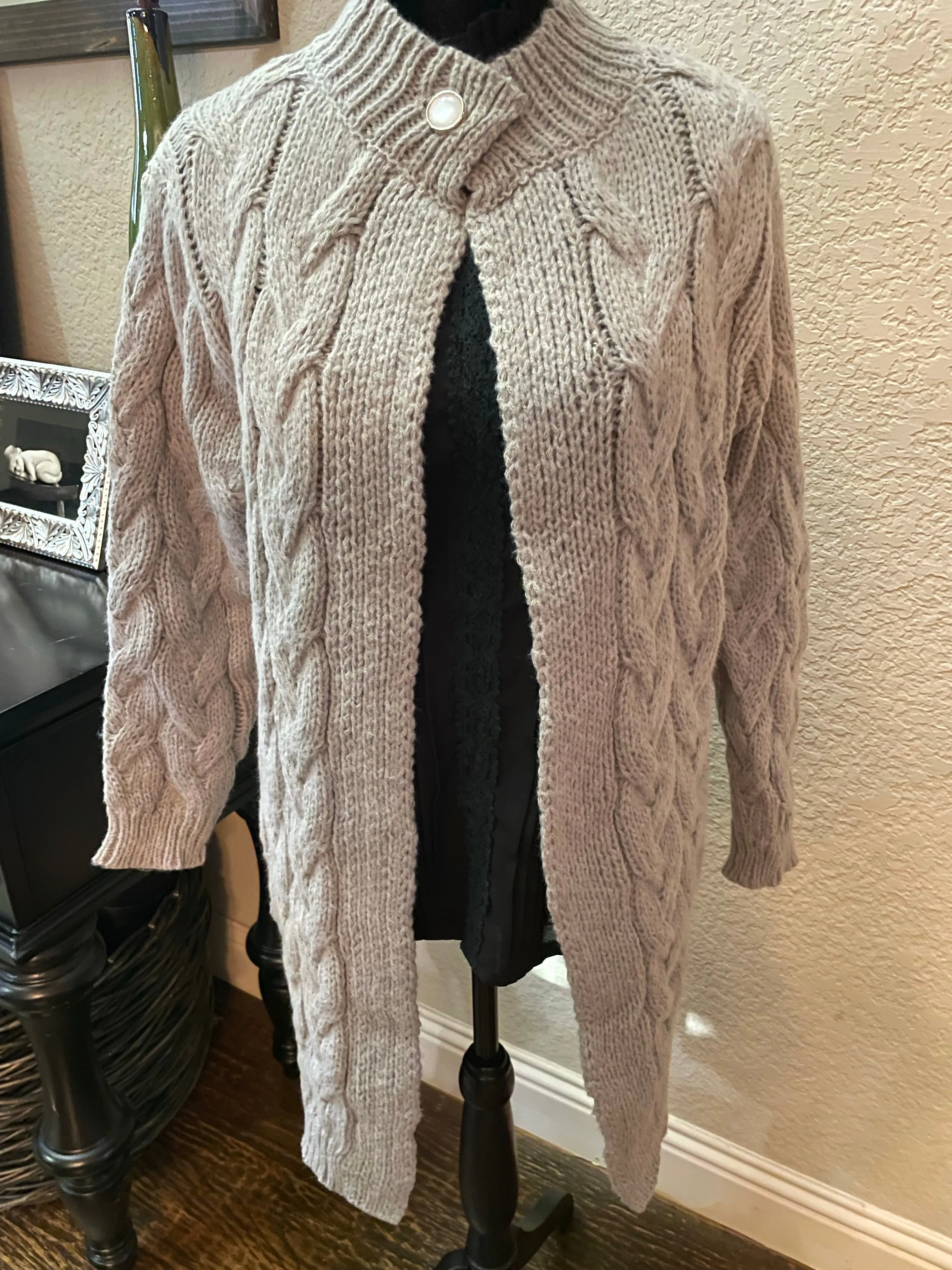 Cable Knitted Cape (Various Colors)