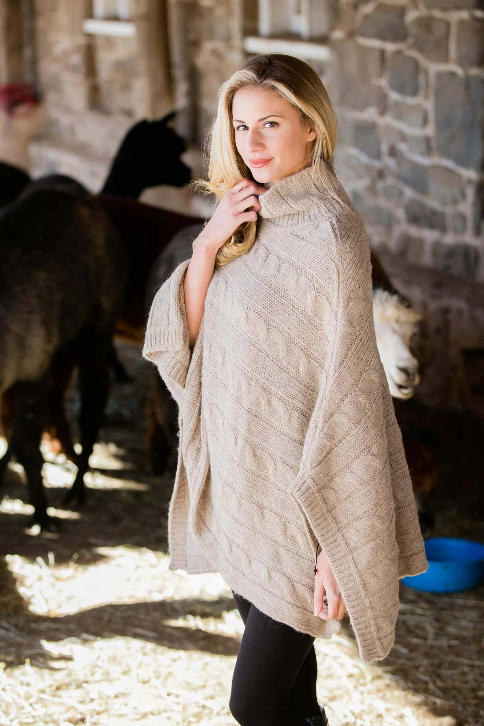 Lucia Cables Poncho