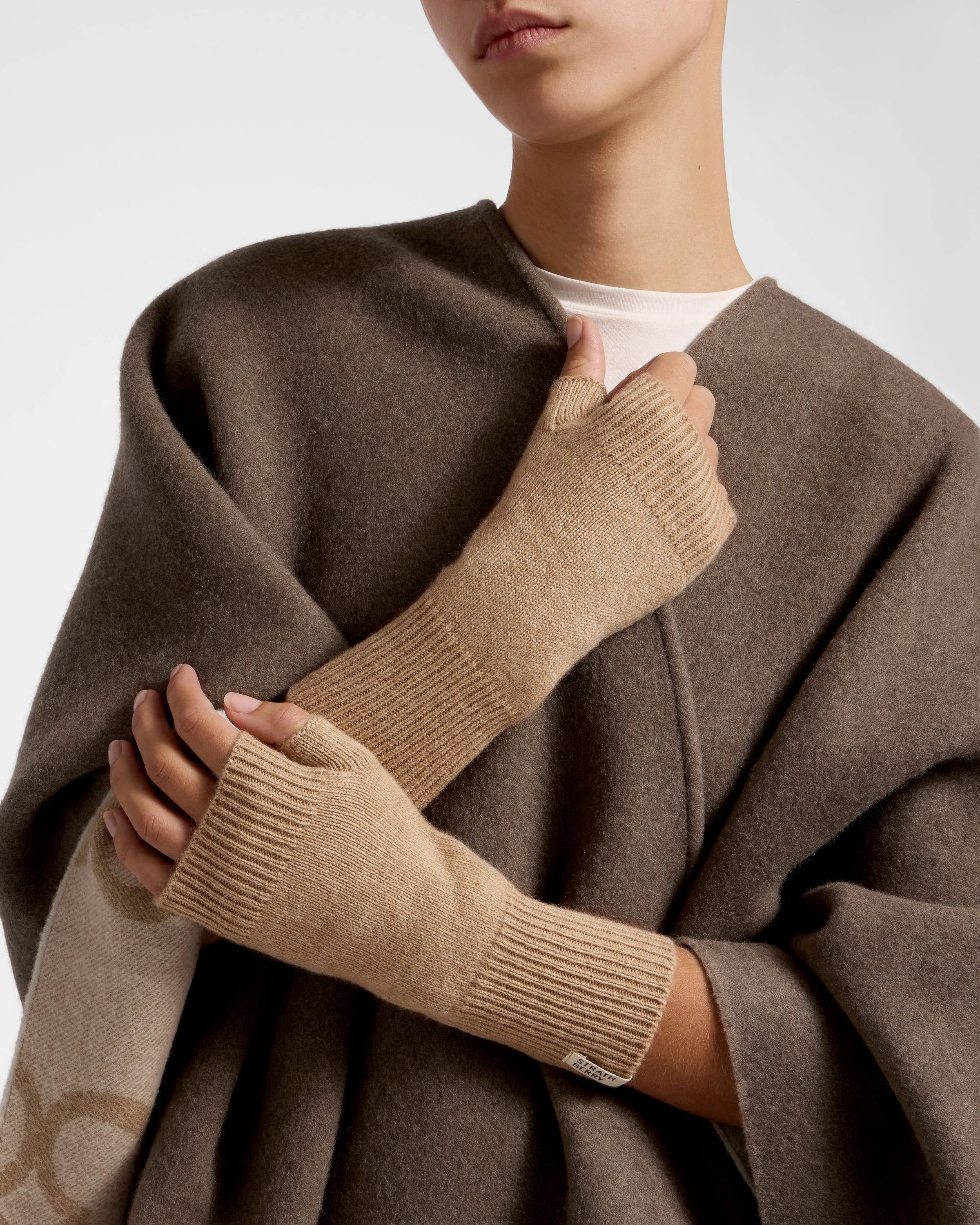 Westray Fingerless Cashmere Gloves - Camel