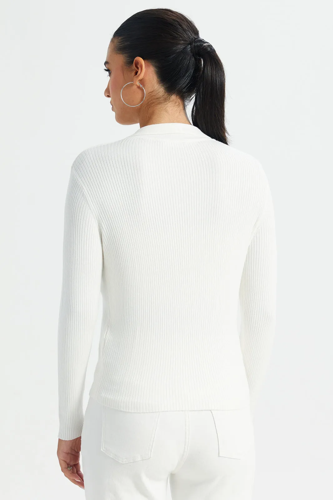 Women Ivory Collared Long Sleeves Pullover